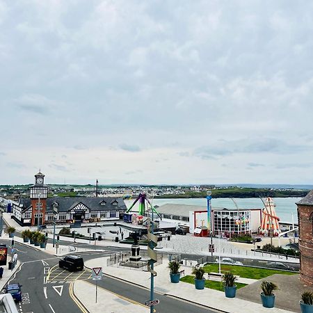 Penthouse Apartment - Town Centre, Sea Views, Secure Parking Portrush Buitenkant foto