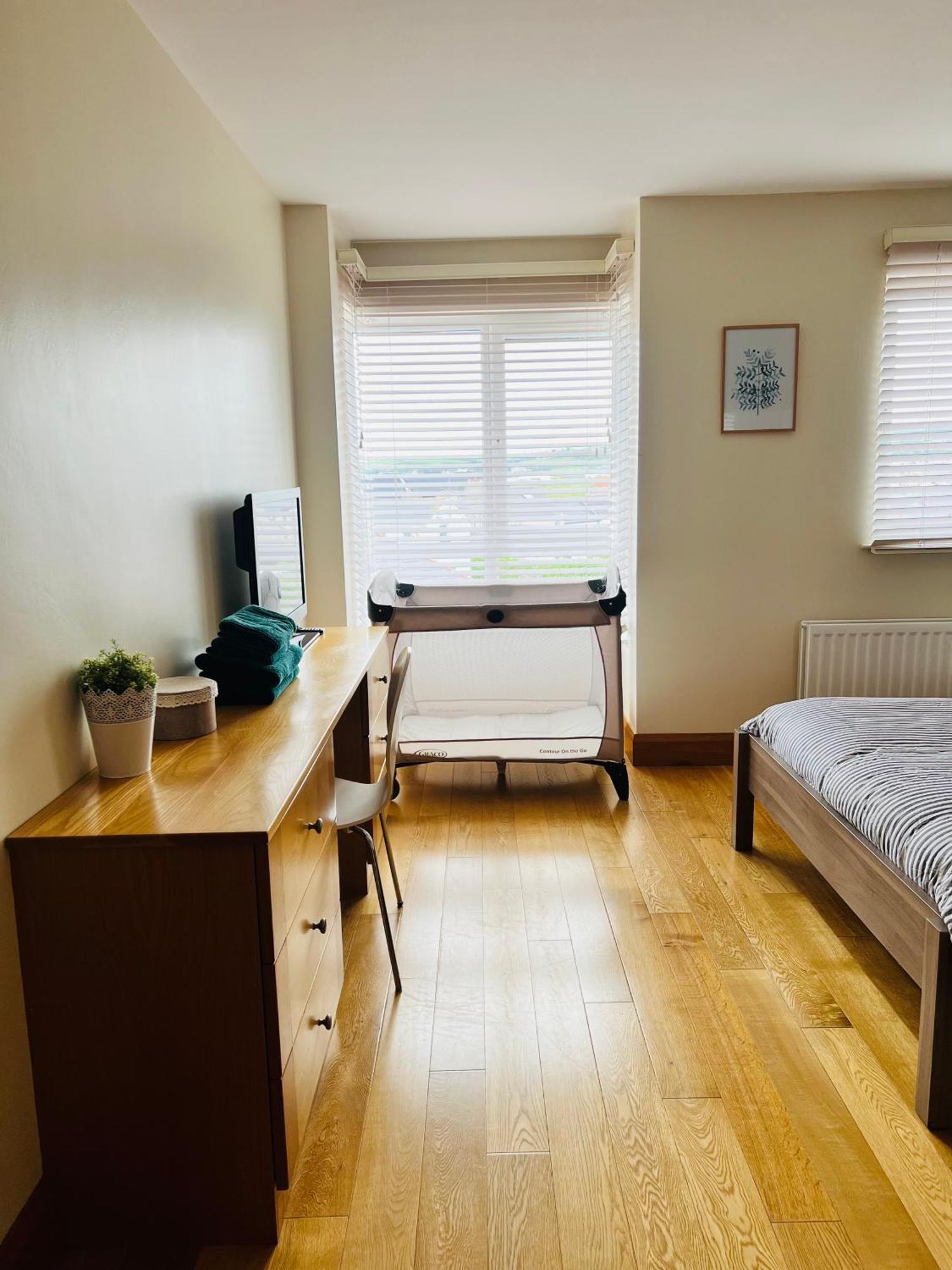 Penthouse Apartment - Town Centre, Sea Views, Secure Parking Portrush Buitenkant foto
